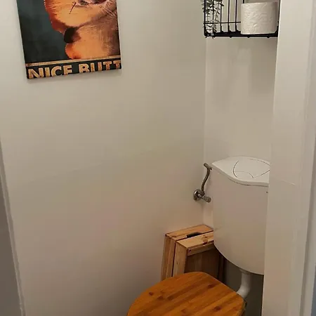 West * Будапешт