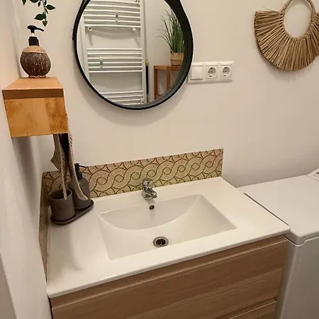 West * Будапешт