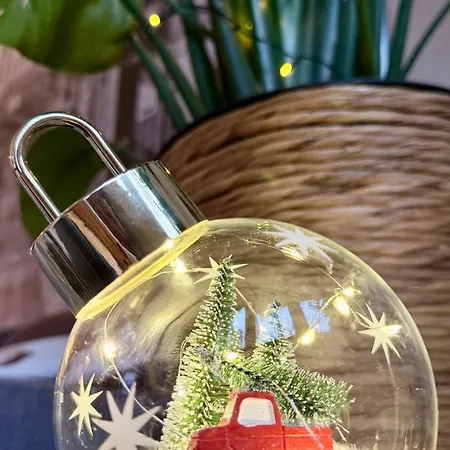 West * Будапешт